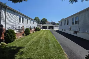 196 Hosmer Ave, Bronx, NY 10465 - Photo 12