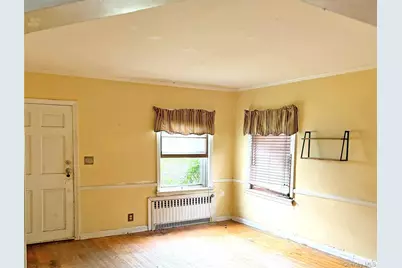 534 Sperry Boulevard, New Hyde Park, NY 11040 - Photo 4