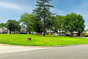 534 Sperry Blvd, New Hyde Park, NY 11040 - Photo 12