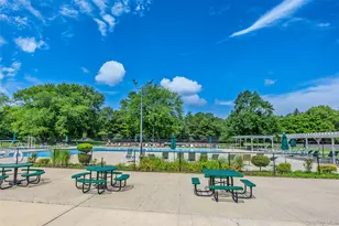 106 Strathmore Ct Dr, Coram, NY 11727 - Photo 38