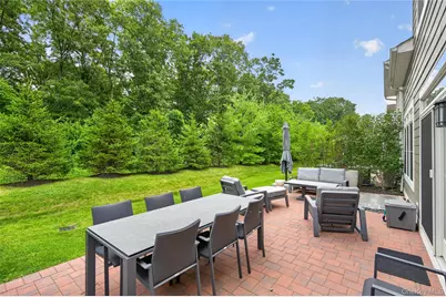 67101 Red Cedar Road, Plainview, NY 11803 - Photo 32