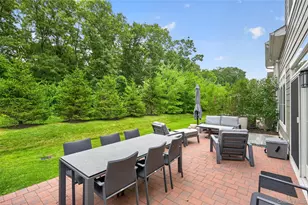 67101 Red Cedar Rd, Plainview, NY 11803 - Photo 32