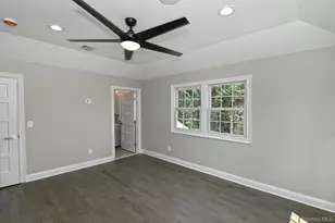 127 Vanderbilt Ave, Manhasset, NY 11030 - Photo 26