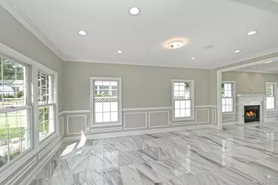 127 Vanderbilt Avenue, Manhasset, NY 11030 - Photo 8