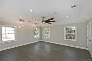 127 Vanderbilt Ave, Manhasset, NY 11030 - Photo 22