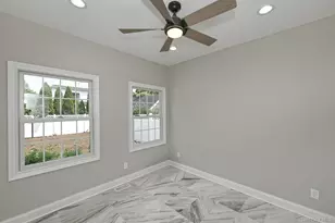 127 Vanderbilt Ave, Manhasset, NY 11030 - Photo 18