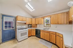 117 N Clinton Ave, Bay Shore, NY 11706 - Photo 12