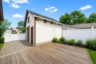 117 N Clinton Ave, Bay Shore, NY 11706 - Photo 22