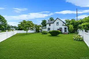 117 N Clinton Ave, Bay Shore, NY 11706 - Photo 2