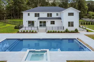 32 Pine Rd, Syosset, NY 11791 - Photo 2
