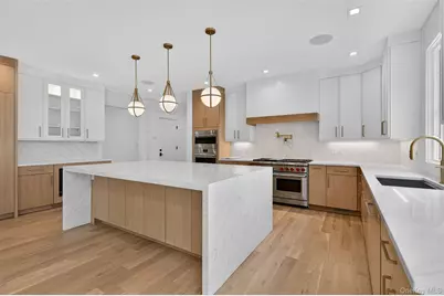 32 Pine Road, Syosset, NY 11791 - Photo 10