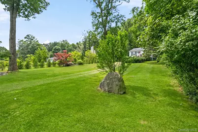 19 Oak Ridge Drive, Putnam Valley, NY 10579 - Photo 2
