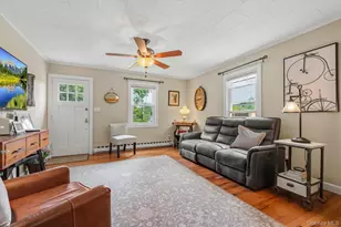 19 Oak Ridge Dr, Putnam Valley, NY 10579 - Photo 4
