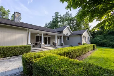 153 Brookville Lane, Glen Head, NY 11545 - Photo 4
