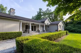 153 Brookville Ln, Glen Head, NY 11545 - Photo 4