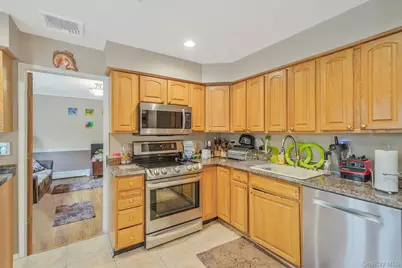 77 Shore Road, Mount Sinai, NY 11766 - Photo 12