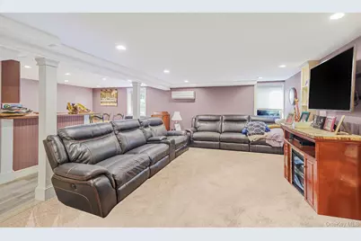 77 Shore Road, Mount Sinai, NY 11766 - Photo 32