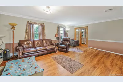 77 Shore Road, Mount Sinai, NY 11766 - Photo 14