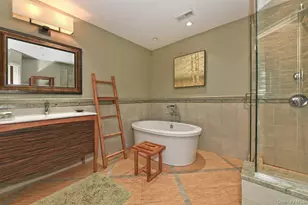 26 Mystic Cir, Bay Shore, NY 11706 - Photo 14
