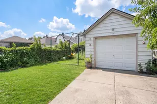 90-27 218th Pl, Queens Village, NY 11428 - Photo 18