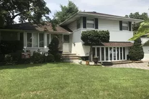30 Michael Rd, Syosset, NY 11791 - Photo 2