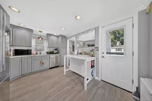 41 Catherine Ave, Franklin Square, NY 11010 - Photo 6