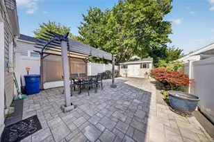 41 Catherine Ave, Franklin Square, NY 11010 - Photo 14