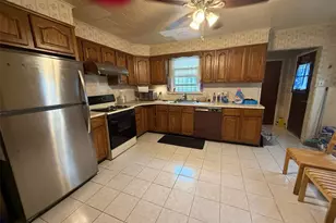 46-41 161st St, Flushing, NY 11358 - Photo 2