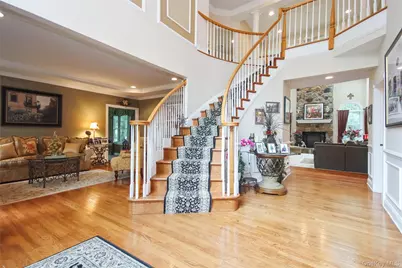 147 Creekside Road, Hopewell Junction, NY 12533 - Photo 2