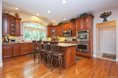 147 Creekside Road, Hopewell Junction, NY 12533 - Photo 6