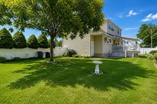 262 N Cedar St, Massapequa, NY 11758 - Photo 8