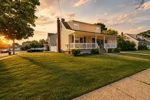 262 N Cedar St, Massapequa, NY 11758 - Photo 4