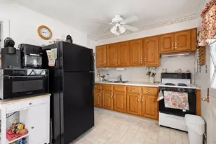 262 N Cedar St, Massapequa, NY 11758 - Photo 16