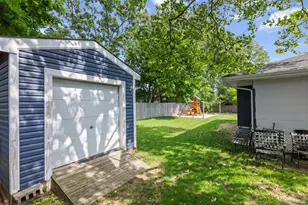21 Choate Ave, Selden, NY 11784 - Photo 20