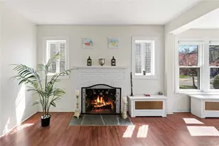 5 Burbury Ln, Great Neck, NY 11023 - Photo 10