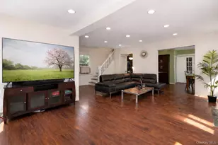 5 Burbury Ln, Great Neck, NY 11023 - Photo 8