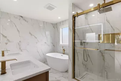 31 Underhill Avenue, Syosset, NY 11791 - Photo 18
