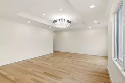 31 Underhill Avenue, Syosset, NY 11791 - Photo 16