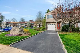 98 Lisa Dr, Northport, NY 11768 - Photo 2