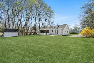 5075 Main Rd, Laurel, NY 11948 - Photo 2