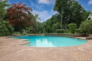 27 Windemere Way, Woodbury, NY 11797 - Photo 6