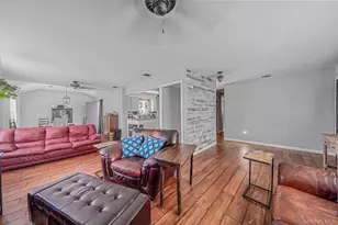 38 W 1st St, Ronkonkoma, NY 11779 - Photo 4