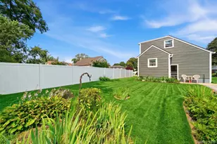 235 N 7th St, Lindenhurst, NY 11757 - Photo 26