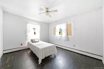 235 N 7th Street, Lindenhurst, NY 11757 - Photo 14