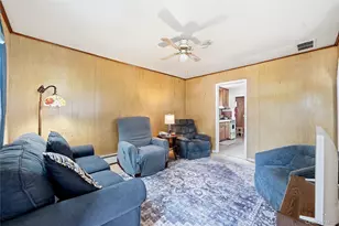 235 N 7th St, Lindenhurst, NY 11757 - Photo 4