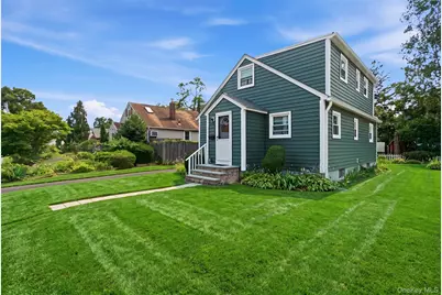 235 N 7th Street, Lindenhurst, NY 11757 - Photo 2