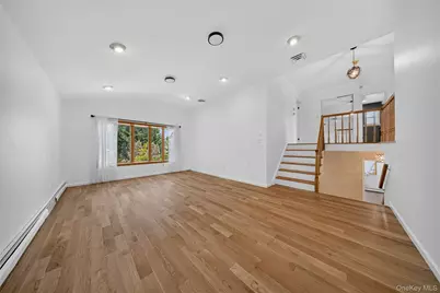 1671 Noble Street, East Meadow, NY 11554 - Photo 20