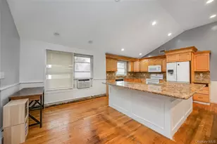 516 Shade St, North Babylon, NY 11703 - Photo 8