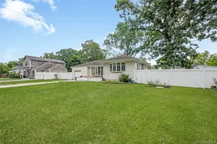 516 Shade St, North Babylon, NY 11703 - Photo 2