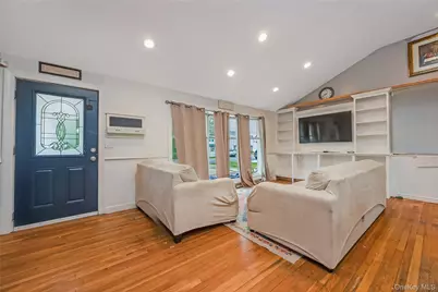 516 Shade Street, North Babylon, NY 11703 - Photo 6